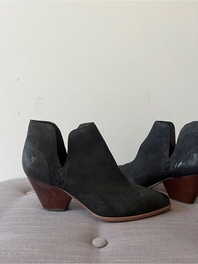 Frye Black Leather V-Cut Ankle Booties with Stacked Heel
